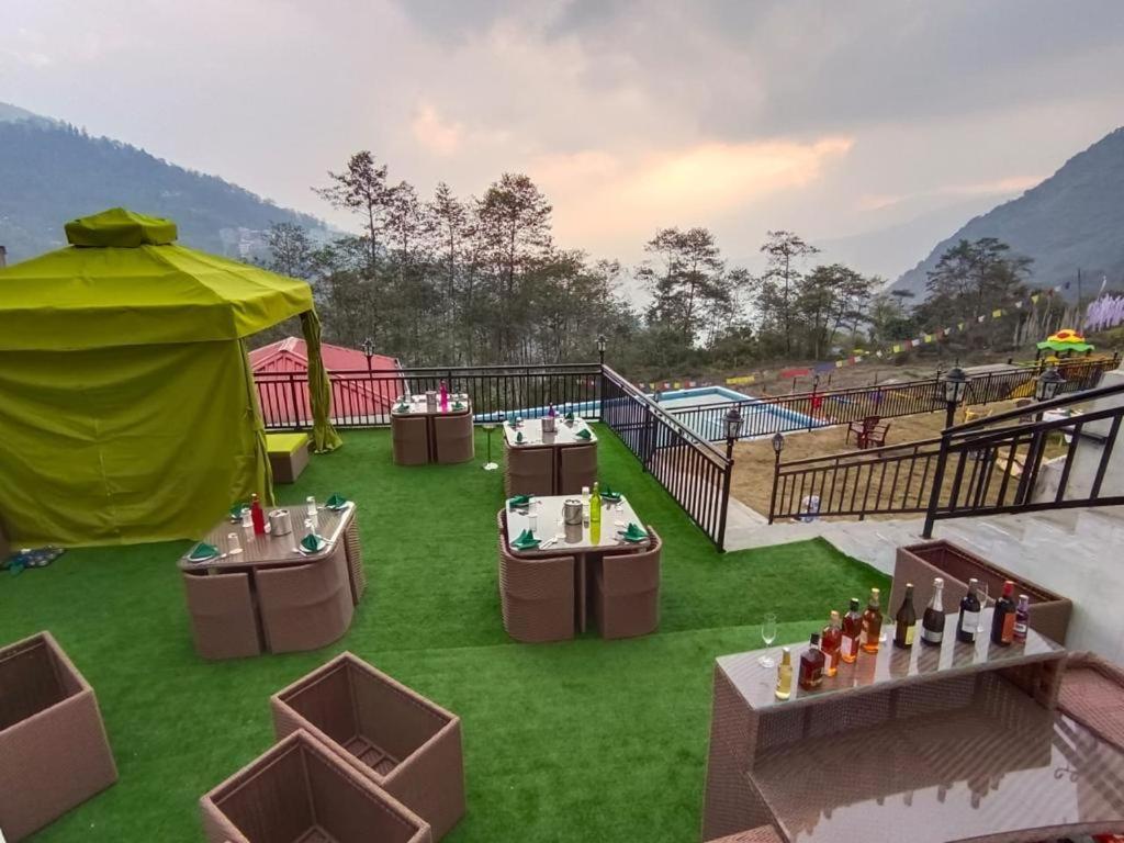 Staynest Retreat And Spa Gangtok With Parking & Swimming Pool Exterior photo
